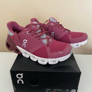 On Running cloudflyer running shoes size 6